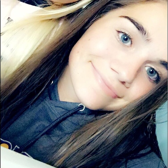 Meet your Posher, Camryn - Picture 1 of 1